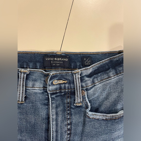 The Lucky Brand Cropped Jeans - Picture 2 of 2